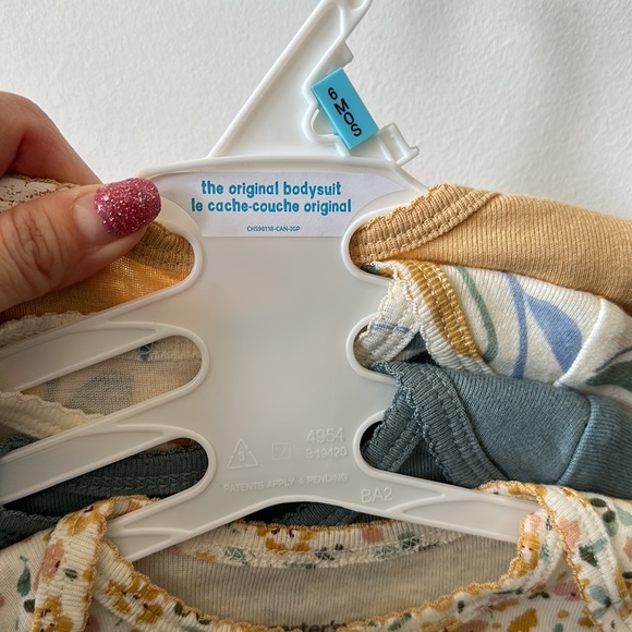 4 pieces, long sleeves onesies, or diapers shirts for baby girls - Picture 3 of 4